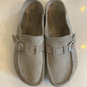 Birkenstock soft bed closed toe slip-ons. Size 38. Gray. Women’s.